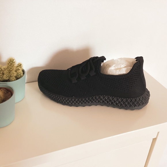 NWT textile sneaker - Picture 2 of 6